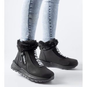 Czarne ocieplane wysokie sneakersy Oneglia. Czarne botki na zimę, bez wzorów, z dresówki, z okrągłym noskiem, bez obcasa, bez zapięcia. Za 129,23 zł.
