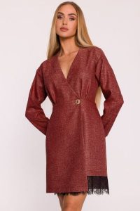 Elegancka sukienka tweedowa trapezowa kopertowa bordowa. Czerwone sukienki MOE, do pracy, uniwersalny, bez wzorów, z dzianiny, biznesowe, bez kołnierzyka, bez ramiączek, mini, dopasowane. Za 379,00 zł.