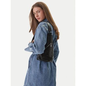 Plecak Guess. Czarne plecaki Guess. Za 279,99 zł.