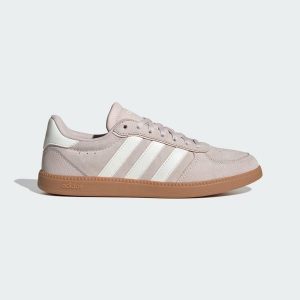 Buty Breaknet Sleek. Białe buty trekkingowe ADIDAS, ze skóry, bez zapięcia. Za 299,00 zł.