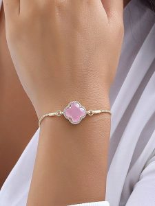 Nakkash Pozłacana bransoletka z cyrkoniami i kamieniem szlachetnym rozmiar: onesize. Czerwone bransoletki Nakkash, z cyrkonią, pozłacane. Za 65,54 zł.