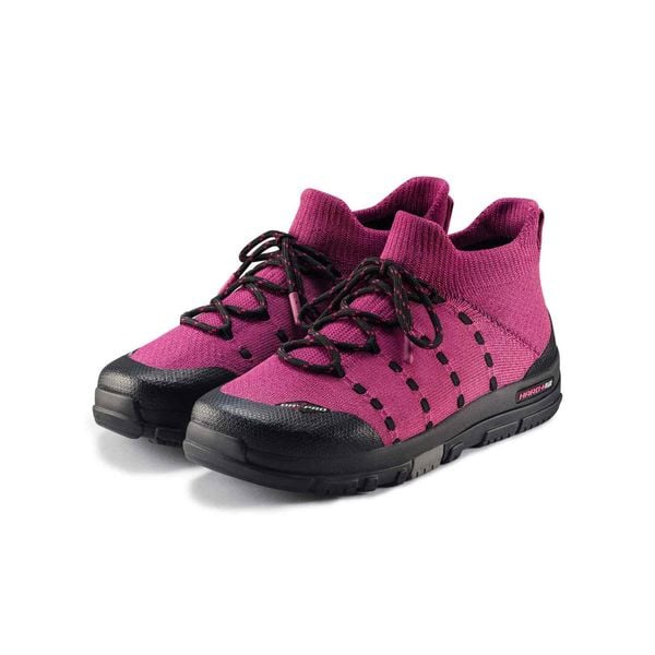 Buty turystyczne damskie wodoodporne Brubeck TREK MERINO. Czerwone buty trekkingowe Brubeck, z wełny, bez zapięcia. Za 499,00 zł.