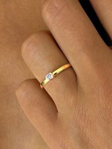 DIA DIAMONDS Pozłacany pierścionek z diamentami rozmiar: 54. Żółte pierścionki DIA DIAMONDS, z diamentem, pozłacane. Za 157,35 zł.