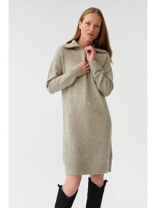 TATUUM Sukienka dzianinowa w kolorze beżowym rozmiar: L. Brązowe sukienki Tatuum, na co dzień, l, bez wzorów, z dzianiny, bez kołnierzyka, bez ramiączek, midi, proste. Za 127,05 zł.