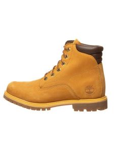 Timberland Skórzane botki "Waterville 6-Inch Basic" w kolorze jasnobrązowym rozmiar: 37. Brązowe botki Timberland, bez wzorów, z materiału, bez obcasa, bez zapięcia. Za 550,36 zł.