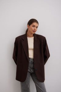 Marynarka typu oversize z lnem w kolorze INTENSE BROWN - HARLEY-M/L. Brązowe marynarki i żakiety Marsala, l, bez wzorów, z bawełny, eleganckie. Za 459,90 zł.