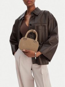 GINO ROSSI Torebka EO-LA224-19318 Beżowy. Brązowe torebki klasyczne Gino Rossi, bez wzorów, ze skóry, bez dodatków. Za 279,99 zł.