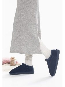 Gooce Skórzane botki zimowe "Jackie" w kolorze granatowym rozmiar: 39. Niebieskie botki Gooce, na zimę, bez wzorów, ze skóry, bez obcasa, bez zapięcia. Za 173,99 zł.