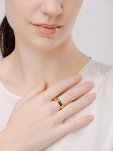 Pandora Pozłacany pierścionek rozmiar: 56. Żółte pierścionki Pandora, pozłacane. Za 369,82 zł.