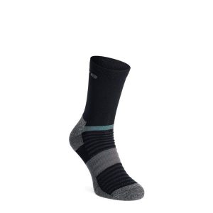Skarpety biegowe Inov-8 Active High. Czarne skarpetki Inov-8, bez wzorów. Za 59,99 zł.