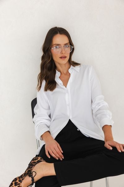 KOSZULA SHARON BIAŁA M - Flawless. Białe koszule Flawless, m, bez wzorów, z jedwabiu, bez kołnierzyka, bez ramiączek. Za 359,00 zł.