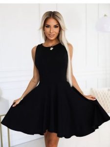 Sukienka Model 575-1 Black - Numoco. Czarne sukienki NUMOCO, l, bez wzorów, z elastanu, eleganckie, z asymetrycznym kołnierzem, plus size, bez ramiączek, asymetryczne. Za 300,83 zł.