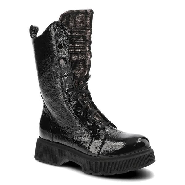 Trapery damskie Clasicco, naturalna skóra lakierowana z dodatkiem materiału filcowa wkładka ocieplane wnętrze, czarny, 2250-01AM-W2. Czarne botki Clasicco, z lakierowanej skóry, bez obcasa, bez zapięcia. Za 439,00 zł.