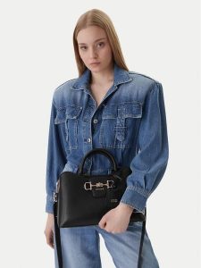 Guess Torebka Janie HWVG99 10060 Czarny. Czarne torebki klasyczne Guess, z aplikacjami, ze skóry, bez dodatków. Za 679,99 zł.