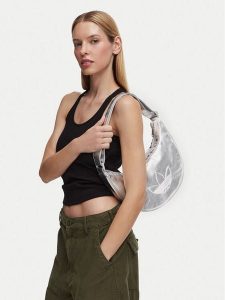 Adidas Torebka Adicolor Half Crescent Bag Metallic Pu KR1562 Srebrny. Szare torebki klasyczne ADIDAS, bez wzorów, ze skóry, bez dodatków. Za 179,99 zł.