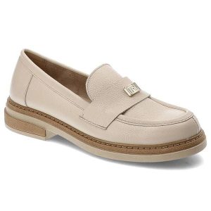 Beżowe Półbuty Armodo Eleganckie Mokasyny Damskie. Brązowe półbuty Armodo, bez wzorów, ze skóry, bez obcasa, bez zapięcia. Za 305,99 zł.