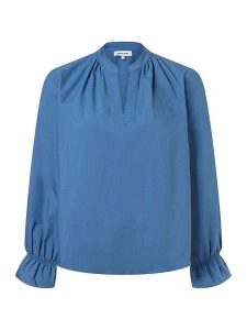 More & More Bluzka w kolorze niebieskim rozmiar: 44. Niebieskie bluzki More & More, bez wzorów, bez kołnierzyka, bez ramiączek. Za 157,35 zł.