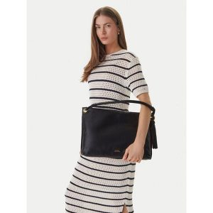 Torebka Tommy Hilfiger. Czarne torebki klasyczne TOMMY HILFIGER, bez wzorów, bez dodatków. Za 677,99 zł.