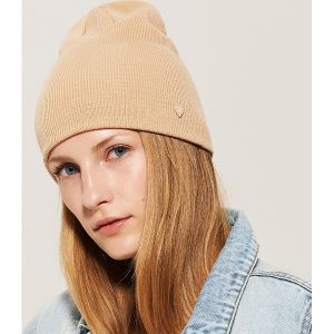 Czapka beanie - Beżowy. Czapki marki House. W wyprzedaży za 9,99 zł.
