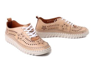 KOCH 168 straw tan, półbuty damskie. Brązowe półbuty KOCH, na lato, w ażurowe wzory, ze skóry, bez obcasa, bez zapięcia. Za 244,90 zł.