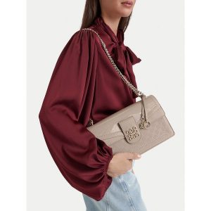 Torebka Nine West. Brązowe listonoszki Nine West, bez wzorów, bez dodatków. Za 329,99 zł.