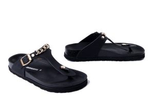 DR. BRINKMANN 700692-01 schwarz, klapki japonki damskie. Czarne klapki Dr. Brinkmann, bez wzorów, ze skóry, bez obcasa. Za 309,90 zł.