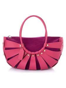 Lucky Bees Torebka "Ingrid" w kolorze różowym - 35 x 18 x 15 cm rozmiar: onesize. Różowe torebki klasyczne Lucky Bees, bez wzorów, z materiału, bez dodatków. Za 86,99 zł.