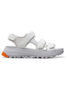 Clarks Sandały "ATL Trek Sun" w kolorze białym rozmiar: 37. Białe sandały Clarks, bez wzorów, z otwartym noskiem, bez obcasa, bez zapięcia. Za 202,03 zł.