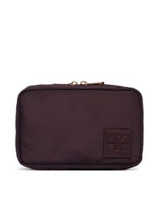 Calvin Klein Kosmetyczka Nylon Mix Cosmetic Pouch LV04F1310G Brązowy. Brązowe torebki klasyczne Calvin Klein, bez wzorów, z materiału, bez dodatków. Za 249,99 zł.