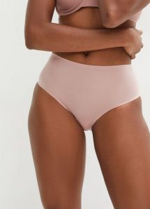 Figi panty Feel Comfort bezszwowe (3 pary). Czerwone figi bonprix, bez wzorów. Za 77,99 zł.