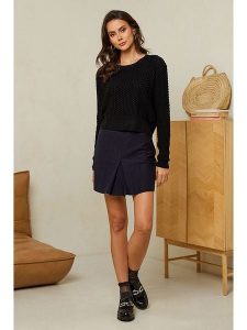 Soft Cashmere Sweter w kolorze czarnym rozmiar: 38/40. Czarne swetry oversize Soft Cashmere, bez wzorów, z kaszmiru, bez ramiączek. Za 104,99 zł.