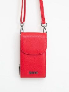 Mini torebka etui na telefon czerwona jj574123 603. Czerwone torebki klasyczne Big Star, bez wzorów, bez dodatków. W wyprzedaży za 99,99 zł.