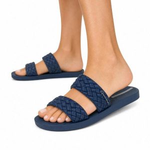Klapki damskie Ipanema 83243 RENDA II FEM. Niebieskie klapki Ipanema, bez wzorów, z materiału, bez obcasa. Za 59,00 zł.