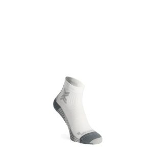 Skarpety do biegania damskie X-Socks Run Discover Ankle. Białe skarpetki X-Socks, bez wzorów. Za 80,99 zł.