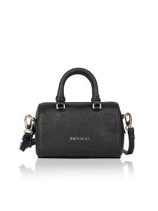 Bellicci Skórzana torebka "Cara" w kolorze czarnym - 18 x 14 x 7 cm rozmiar: onesize. Czarne torebki klasyczne Bellicci, bez wzorów, z materiału, przez ramię, bez dodatków. Za 173,99 zł.