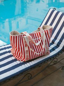 BIG STAR Shopper bag w kolorze kremowo-czerwonym - 50 x 40 cm rozmiar: onesize. Brązowe shopper bag Big Star, bez wzorów, z materiału, na ramię, bez dodatków. Za 139,99 zł.