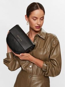 Valentino Torebka Bigs VBS3XJ02N Czarny. Czarne listonoszki Valentino, bez wzorów, ze skóry, bez dodatków. Za 309,99 zł.