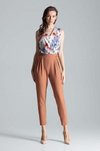Brązowe Eleganckie Spodnie o Lekko Podwyższonym Stanie. Brązowe spodnie z wysokim stanem Figl, bez wzorów, z materiału, z podwyższonym stanem. Za 219,00 zł.