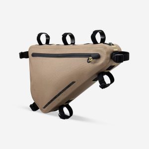 Torba rowerowa do bikepackingu Riverside ADVT 900 S Full Frame IPX3 6 litrów. Brązowe torebki klasyczne ROCKRIDER, bez wzorów, z materiału, bez dodatków. Za 269,99 zł.