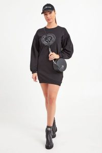 Sukienka Elizabeth JOHN RICHMOND SPORT. Sukienki John Richmond Sport, xs, bez wzorów, sportowe, bez kołnierzyka, bez ramiączek, sportowe. W wyprzedaży za 170,70 zł.