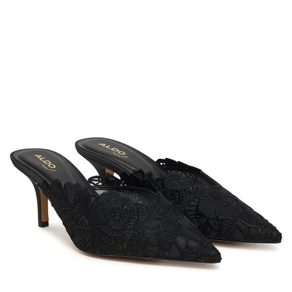 Klapki Aldo. Czarne klapki ALDO, bez wzorów, bez obcasa. Za 499,99 zł.