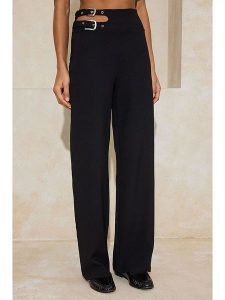 Trendyol Spodnie w kolorze czarnym rozmiar: 36. Czarne spodnie z wysokim stanem Trendyol, bez wzorów, z materiału, z podwyższonym stanem. Za 104,99 zł.