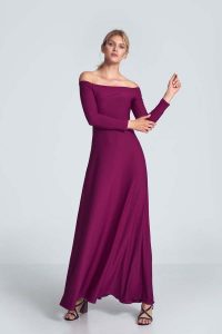 Maxi Sukienka Odsłaniająca Ramiona - Fuksja. Czerwone sukienki Figl, l, bez wzorów, z elastanu, wizytowe, bez kołnierzyka, bez ramiączek, maxi. Za 319,00 zł.