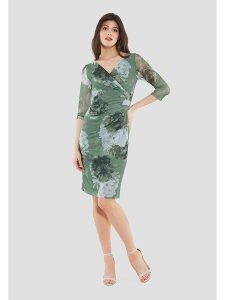SWING Sukienka w kolorze zielonym rozmiar: 38. Zielone sukienki Swing, bez wzorów, bez kołnierzyka, bez ramiączek, mini. Za 218,57 zł.