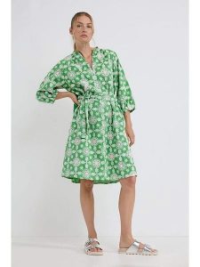 Josephine & Co Sukienka "Djenna" w kolorze biało-zielonym rozmiar: 34. Białe sukienki Josephine & Co, bez wzorów, z bawełny, bez kołnierzyka, bez ramiączek, midi. Za 260,99 zł.