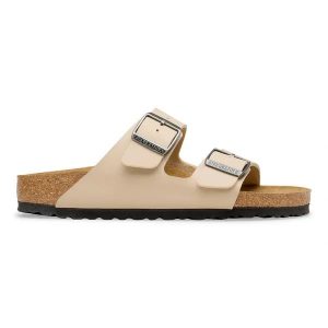 BIRKENSTOCK Arizona BF Sandcastle Klapki damskie. Brązowe klapki Birkenstock, bez wzorów, z materiału, bez obcasa. Za 349,99 zł.
