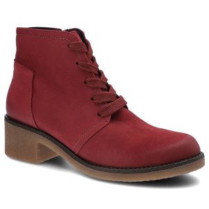 Czerwone Botki Gamis Damskie Wygodne Obuwie. Czerwone botki Gamis, na jesień, bez wzorów, z nubiku, bez obcasa, na płaskiej podeszwie, bez zapięcia. Za 259,00 zł.