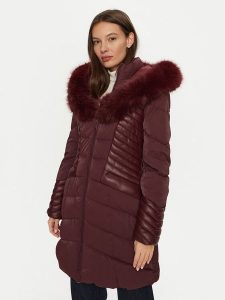 Guess Płaszcz zimowy New Oxana W4BL61 WGLZ0 Bordowy Regular Fit. Czerwone kurtki Guess, na zimę, xs, z aplikacjami, z syntetyku, bez kaptura. Za 799,99 zł.