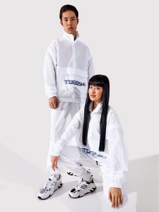 Togoshi Kurtka anorak TG22-KUU001 Biały Oversize. Białe kurtki Togoshi, l, bez wzorów, z syntetyku, bez kaptura. Za 329,99 zł.