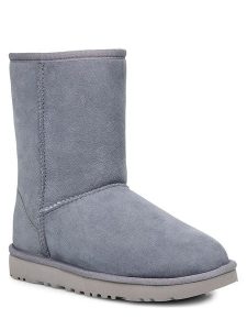 UGG Botki "Classic" w kolorze szarym ze skóry jagnięcej rozmiar: 38. Szare botki Ugg, bez wzorów, ze skóry, z okrągłym noskiem, bez obcasa, bez zapięcia. Za 568,34 zł.
